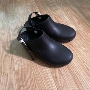 Black Calzuro Clogs 38-39